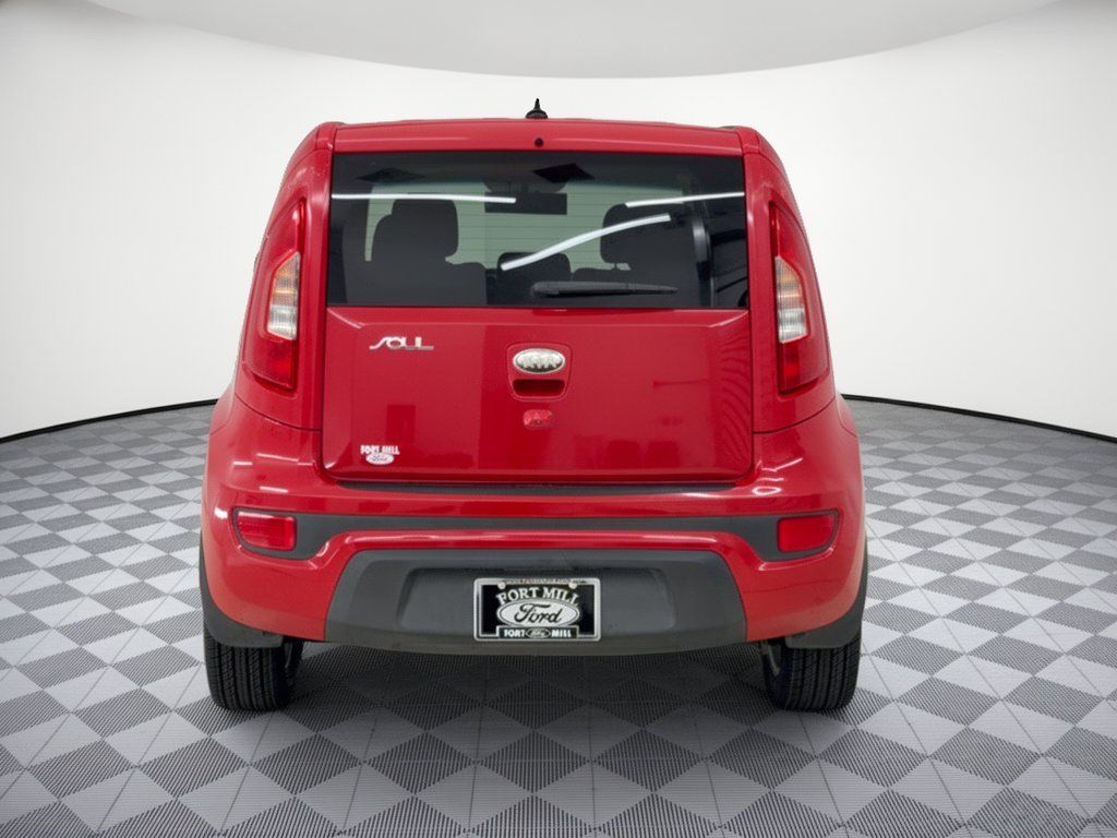 Used 2013 Kia Soul + w/ Audio Pkg FWD image 11