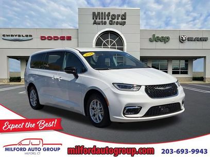 Certified 2024 Chrysler Pacifica Touring-L