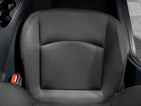 Certified 2022 Toyota Prius LE image 32