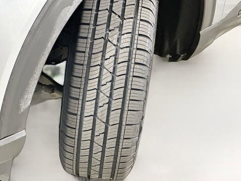 Used 2020 Ford Explorer 2WD image 25