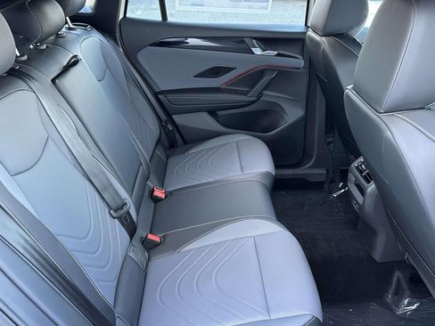 New 2026 Volkswagen Tiguan SE R-Line image 15