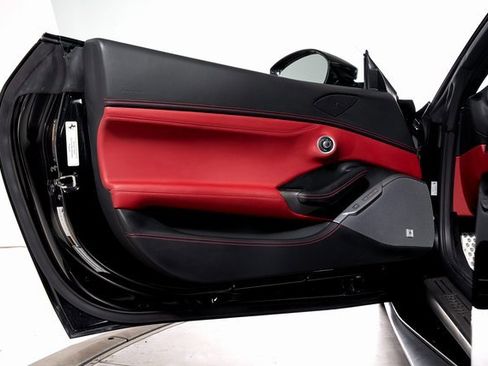 Certified 2020 Ferrari Portofino image 60