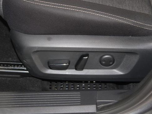 Used 2023 Nissan Rogue SV AWD/4WD image 18