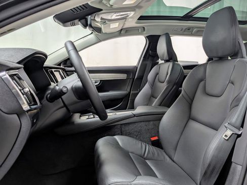 Used 2024 Volvo V90 B6 Cross Country Plus w/ Climate Package image 16