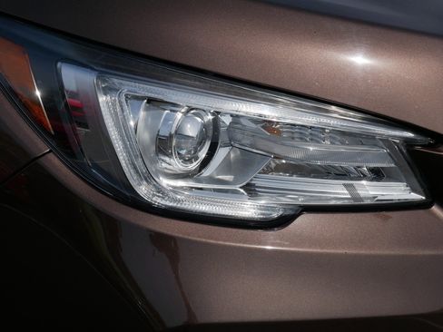 Used 2021 Subaru Ascent Touring AWD/4WD image 16