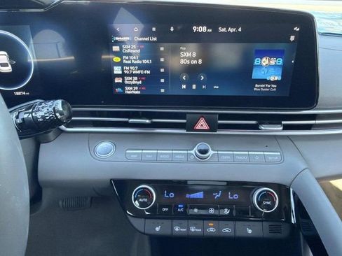 Used 2025 Hyundai Elantra SEL FWD image 27