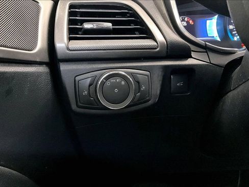 Used 2017 Ford Fusion SE w/ Fusion SE Technology Package image 37