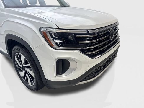 Used 2025 Volkswagen Atlas SEL AWD/4WD image 17