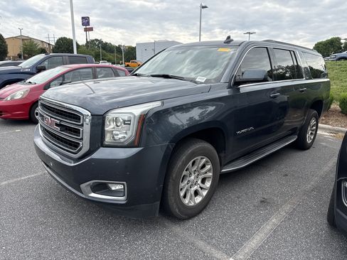 Used 2020 GMC Yukon XL SLT w/ Open Road Package AWD/4WD image 5
