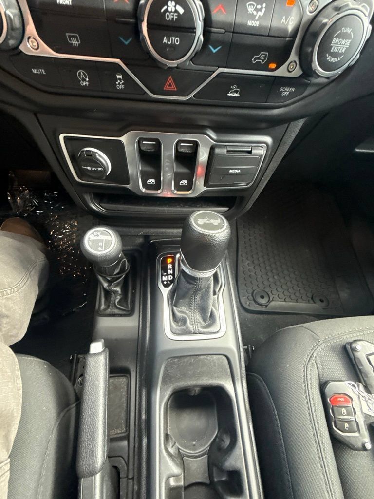 Used 2021 Jeep Wrangler Sport AWD/4WD image 17