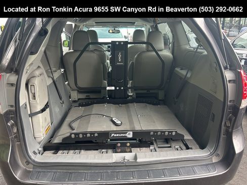 Used 2011 Toyota Sienna XLE image 15