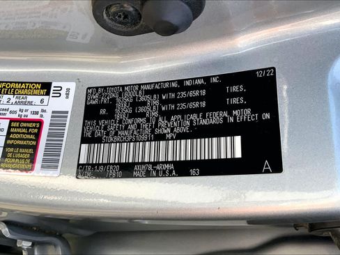 Used 2023 Toyota Highlander XLE AWD/4WD image 37