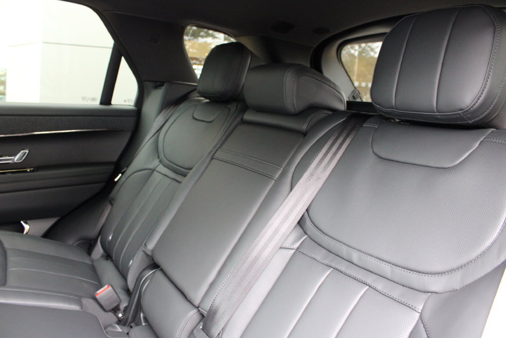 New 2027 Land Rover Range Rover Sport SE AWD/4WD image 9