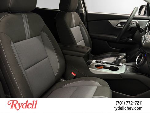 Used 2025 Chevrolet Blazer LT w/ Convenience Package AWD/4WD image 16