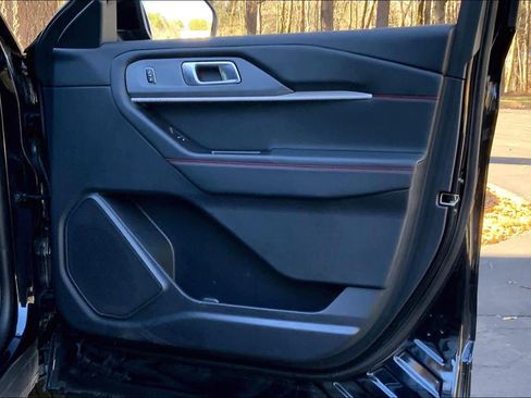 Certified 2025 Ford Explorer ST-Line w/ ST-Line Street Pack image 21