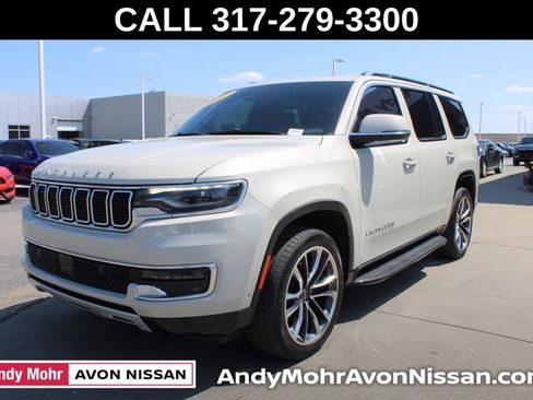 Used 2022 Jeep Wagoneer Series II w/ Premium Group I AWD/4WD image 3