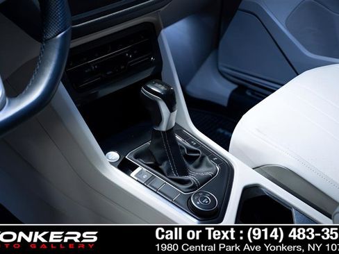 Used 2022 Volkswagen Tiguan SE R-Line image 42