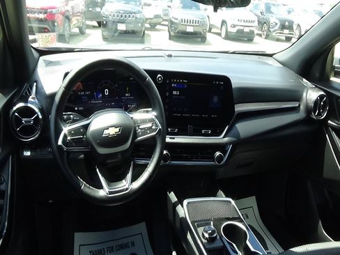 Used 2026 Chevrolet Equinox LT FWD image 12