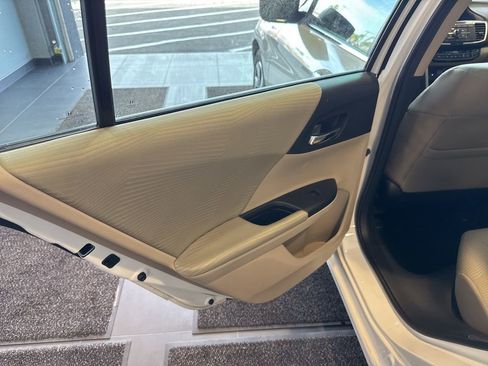 Used 2017 Honda Accord LX image 16