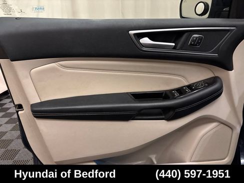 Used 2017 Ford Edge Titanium w/ Equipment Group 301A AWD/4WD image 10