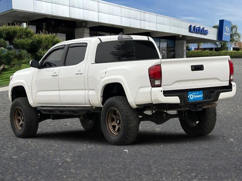 Used 2018 Toyota Tacoma TRD Sport w/ Technology Package image 6