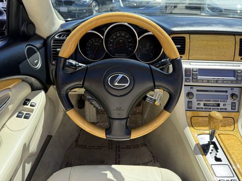 Used 2004 Lexus SC 430 Convertible RWD image 21