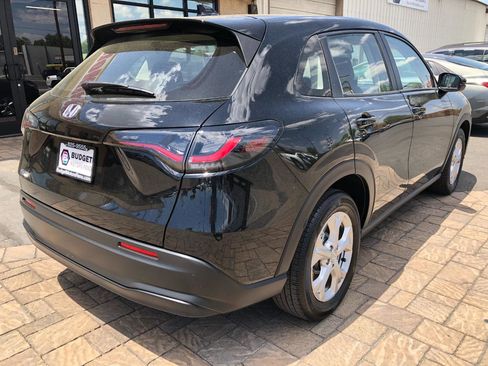 Used 2025 Honda HR-V LX image 2
