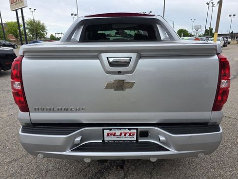 Used 2012 Chevrolet Avalanche LTZ AWD/4WD image 6