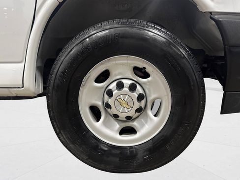Used 2024 Chevrolet Express 2500 2500 image 45