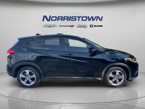 Used 2022 Honda HR-V LX image 8