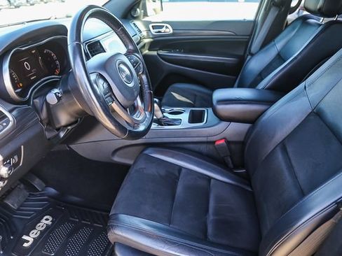 Used 2020 Jeep Grand Cherokee Altitude AWD/4WD image 20