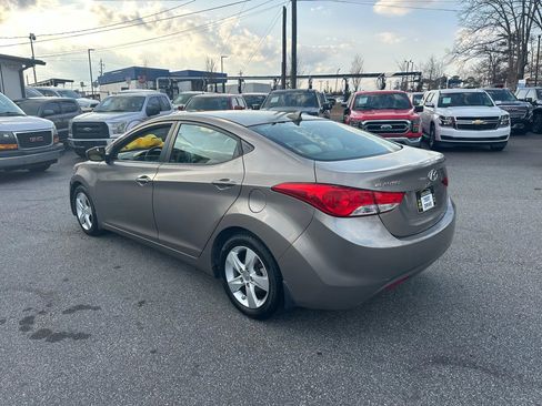 Used 2013 Hyundai Elantra GLS w/ Preferred Pkg image 6