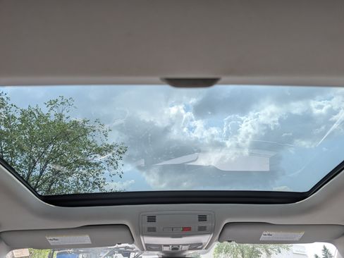 Certified 2025 Volkswagen Jetta SE FWD image 19