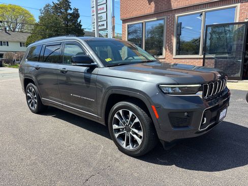 Used 2022 Jeep Grand Cherokee L Overland w/ Luxury Tech Group IV AWD/4WD image 33