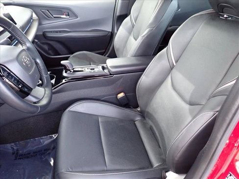 Used 2024 Toyota Prius XLE AWD/4WD image 12