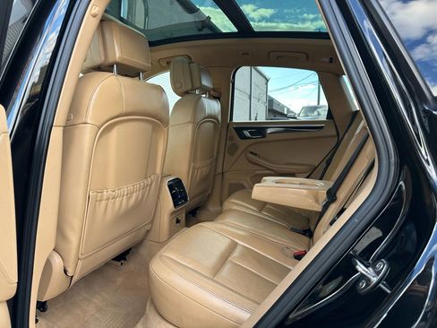 Used 2016 Porsche Macan S image 17