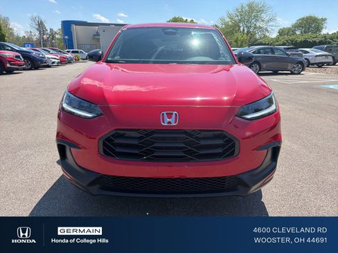 Used 2025 Honda HR-V Sport image 2