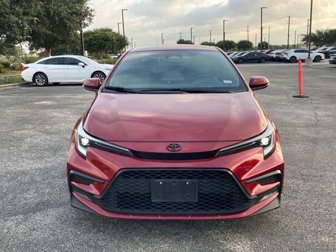 Used 2025 Toyota Corolla SE FWD image 2