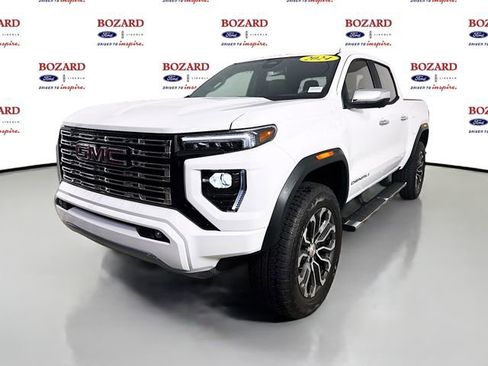 Used 2024 GMC Canyon Denali image 4