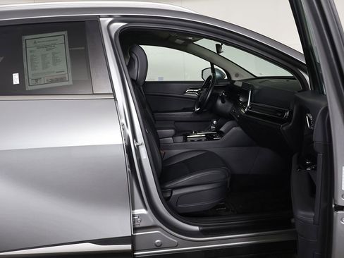 Used 2024 Kia Sportage EX image 30