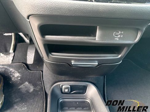 New 2026 Chrysler Pacifica Select image 17