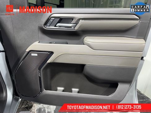 Used 2025 Chevrolet Silverado 2500 ZR2 w/ Technology Package image 11