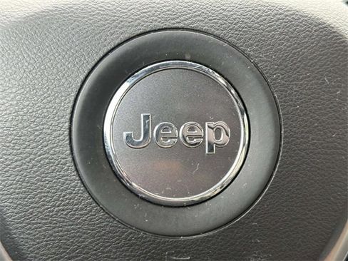 Certified 2022 Jeep Grand Cherokee Limited image 31