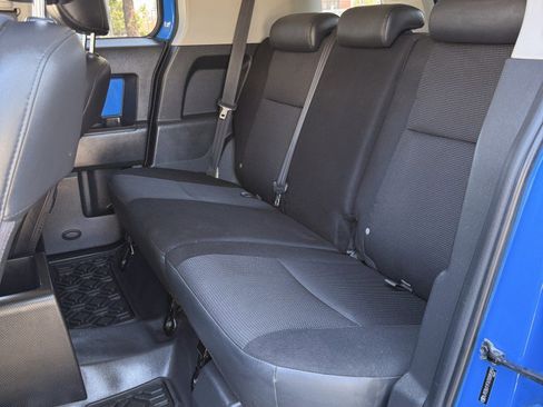 Used 2007 Toyota FJ Cruiser 4WD image 37