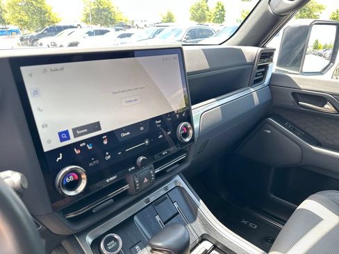 Used 2024 Lexus GX 550 w/ Accessory Package (2T) AWD/4WD image 25