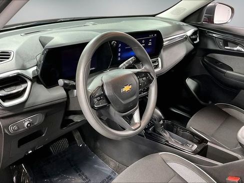 Used 2024 Chevrolet TrailBlazer LS w/ LS Convenience Package image 16
