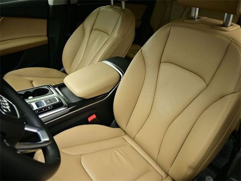 Used 2019 Audi Q8 Premium w/ Convenience Package image 23