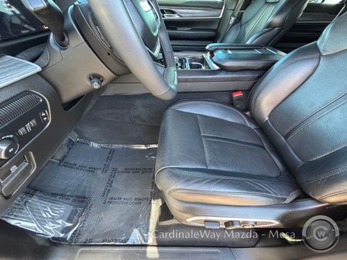 Used 2023 Jeep Wagoneer L Series II image 19