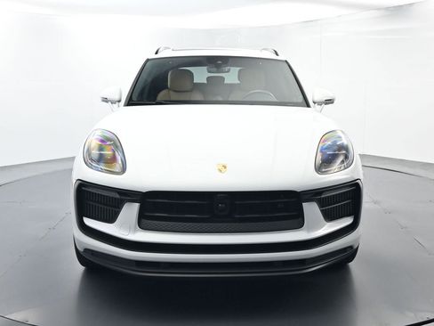 Certified 2024 Porsche Macan S AWD/4WD image 18