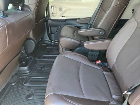 Used 2021 Toyota Sienna Platinum FWD image 12